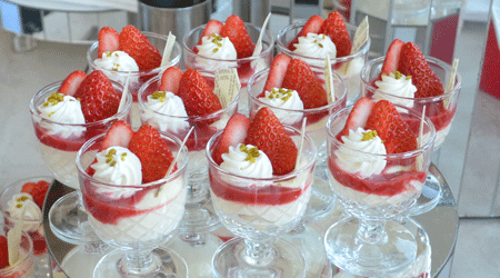 帝国ホテル大阪 苺スイーツブフェ ～ショコラとの饗宴～