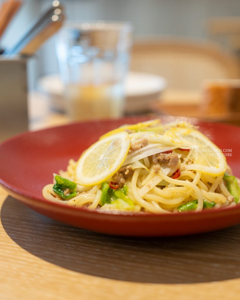 神戸三宮「WEEKEND」