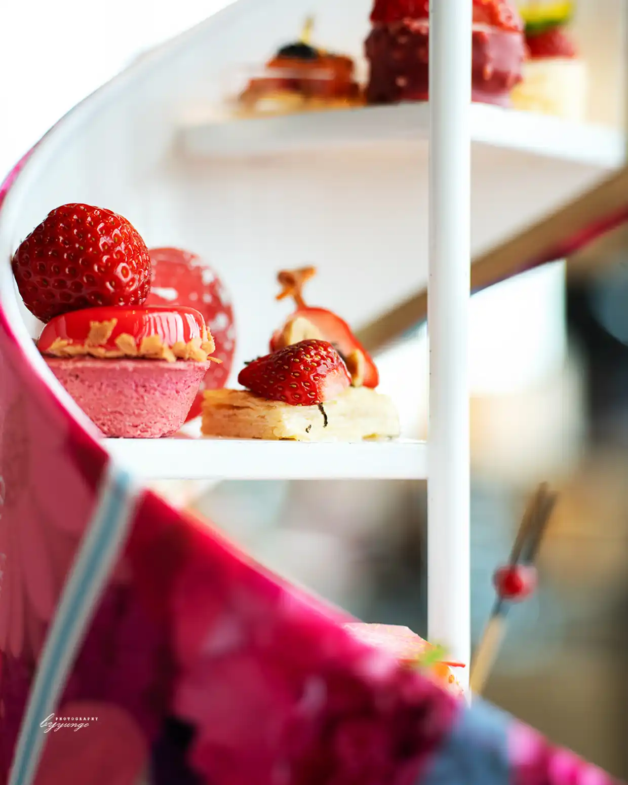 「Modern Victoria」ストロベリーアフタヌーンティー コンラッド大阪